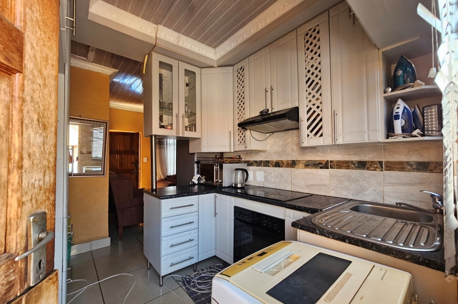 2 Bedroom Property for Sale in Tlhabane West North West